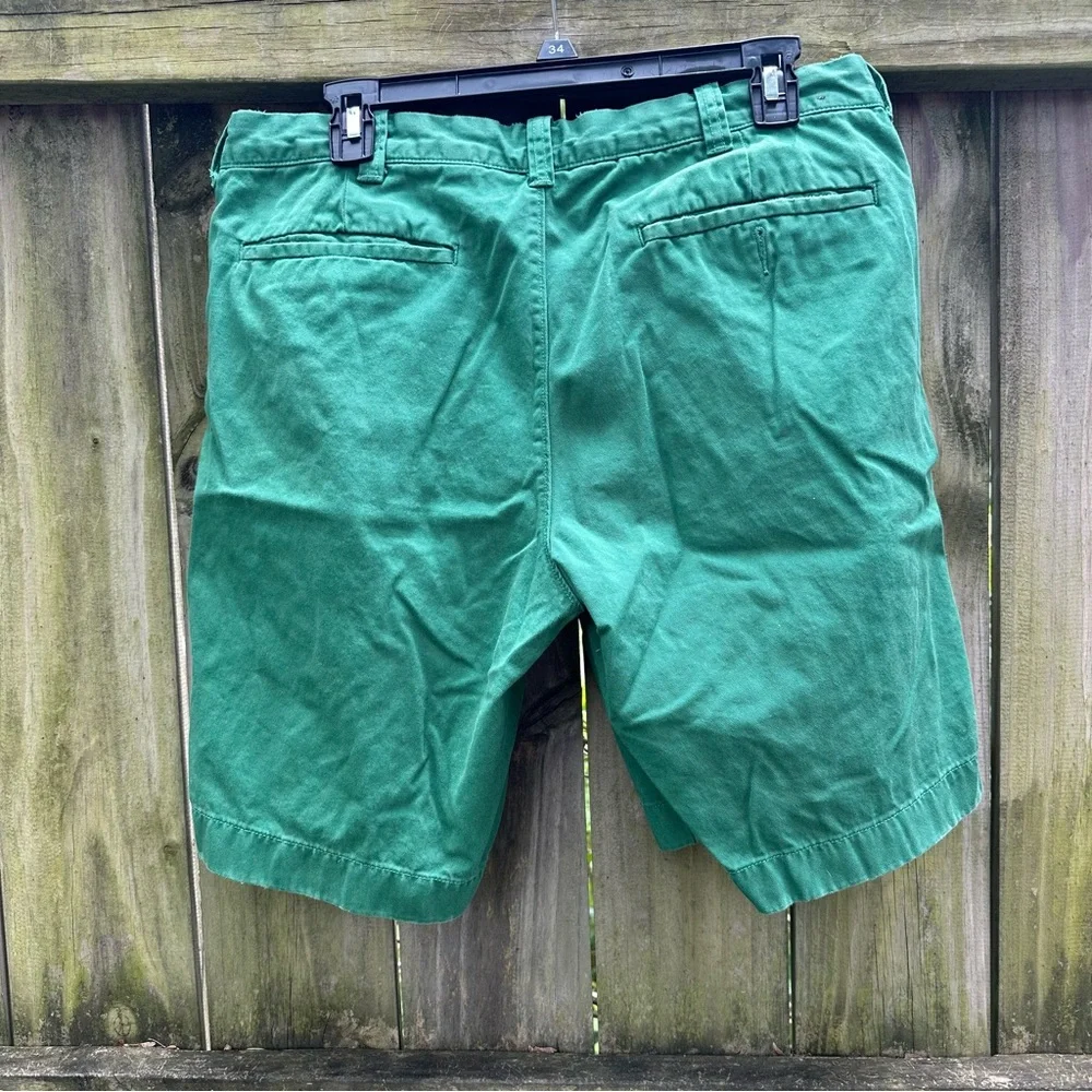 J. Crew Men’s Stanton Chino Shorts Flat Front Classic Fit‎ Green Waist Size 33